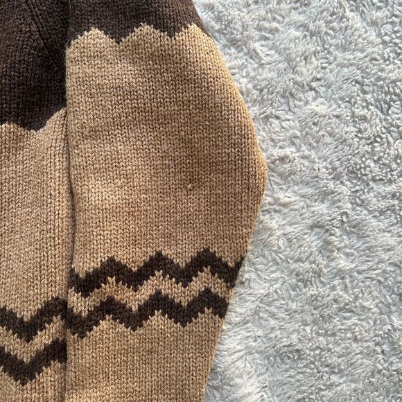 J. Peterman Men’s 100% Lambswool Cardigan Southwest Brown Wooden Toggles Large - Picture 9 of 10